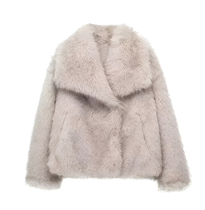 Lara | Cosy light beige faux fur coat